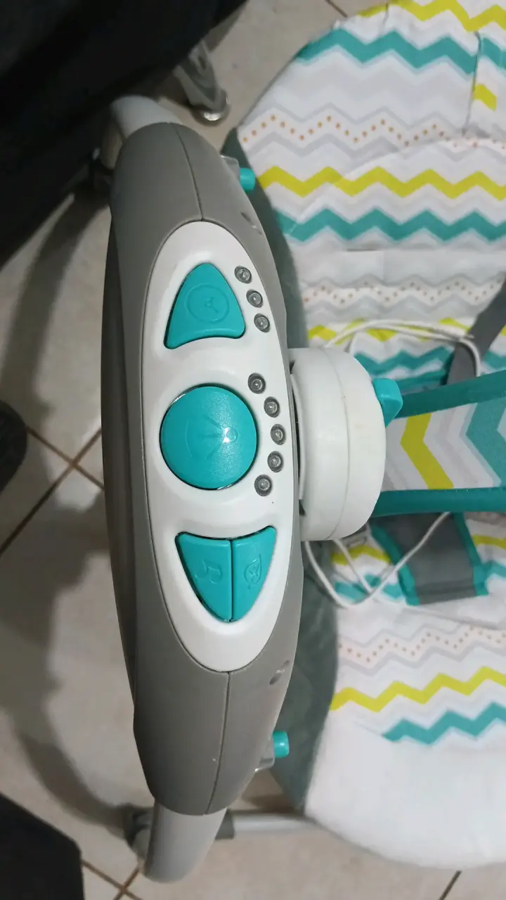 Columpio eléctrico para bebé - 3