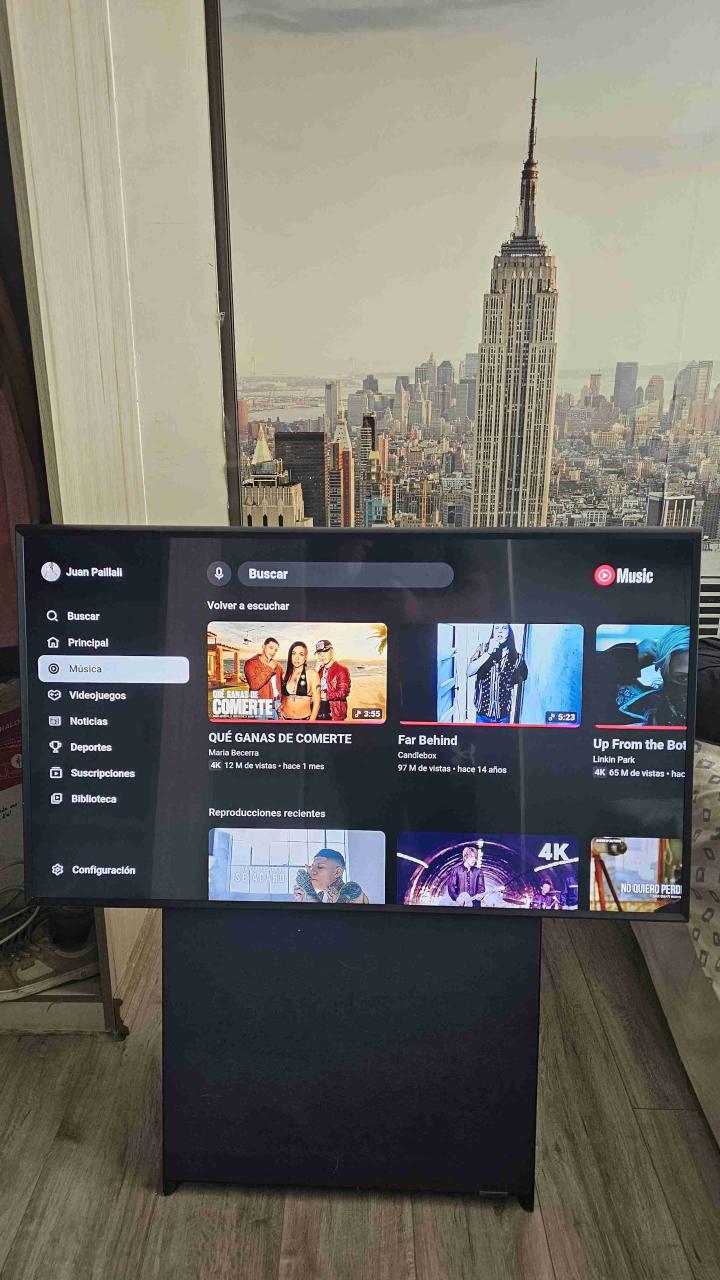 Pantalla LED vertical para anuncios - 2