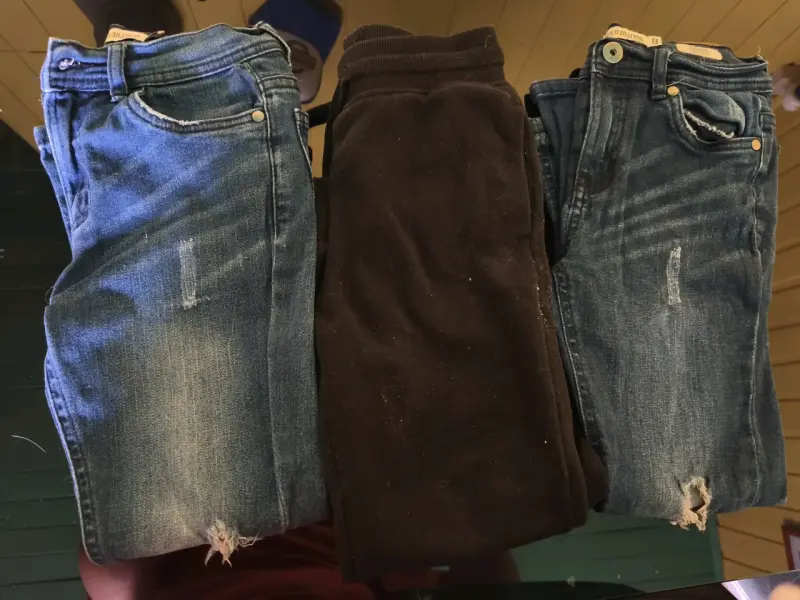 Lote de jeans y buzos niño talla 8 - 1
