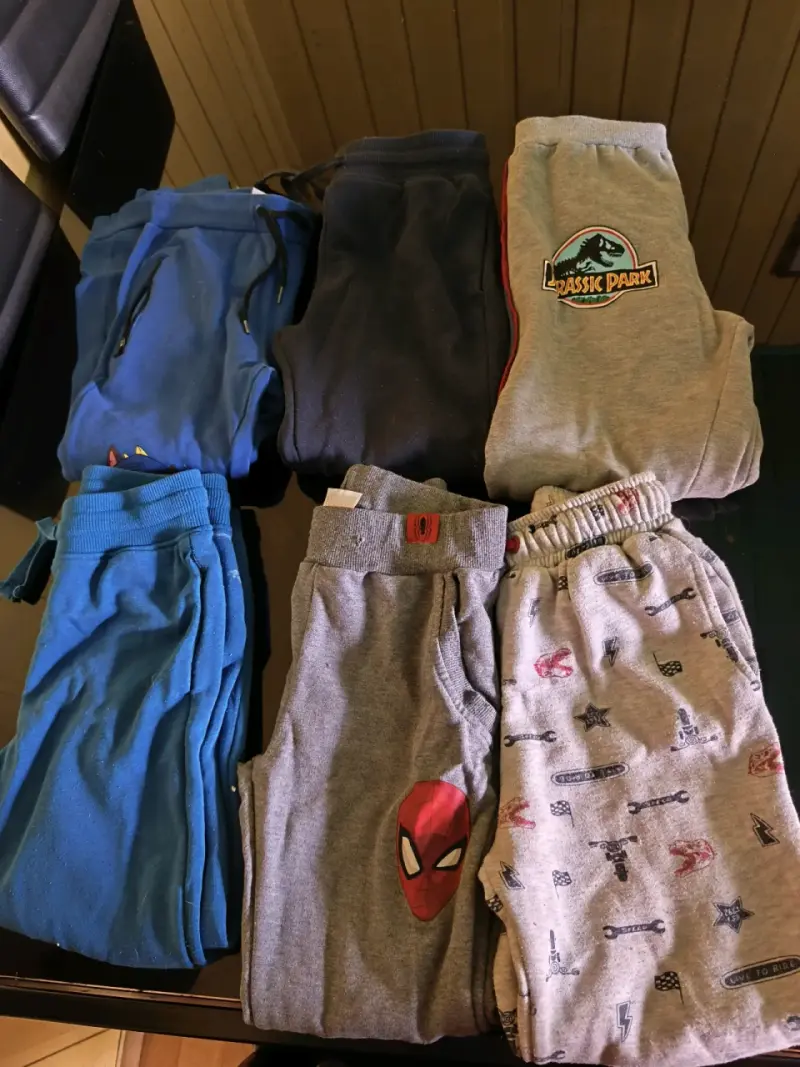 Lote de jeans y buzos niño talla 8 - 2
