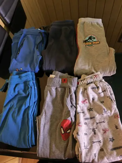 Lote de jeans y buzos niño talla 8 - miniatura 2