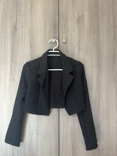 Blazer negro corto elegante - miniatura 1