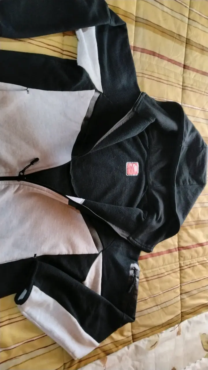 Polerón Nike negro y gris con capucha - 2