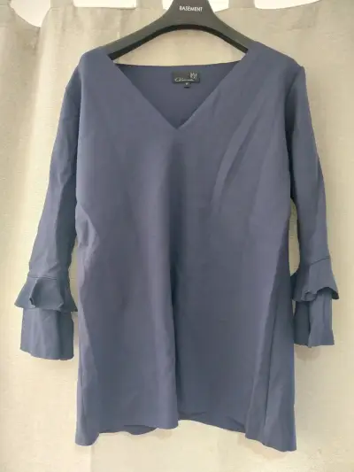Polera azul con mangas acampanadas - miniatura 1