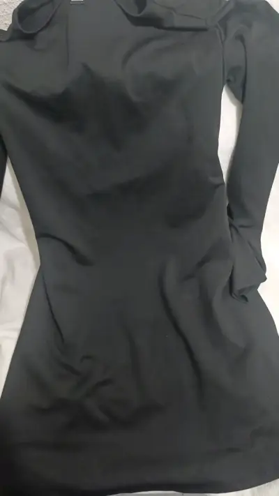 Vestido negro básico - miniatura 2