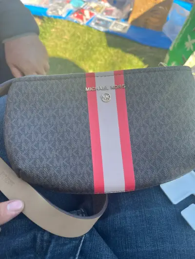 Bandolera Michael Kors rayas rojas - miniatura 1