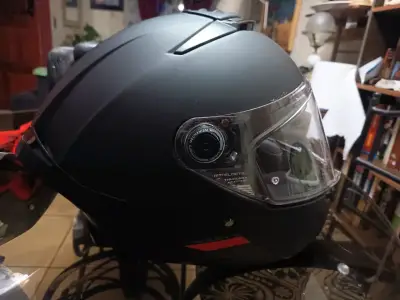 Casco moto negro MT Helmets - miniatura 1