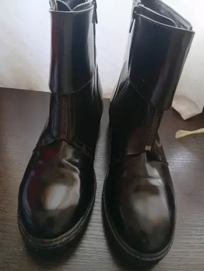 Botin negro de charol - miniatura 1