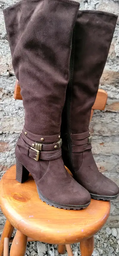 Botas altas de género gamuzado marrón azaleia - miniatura 1