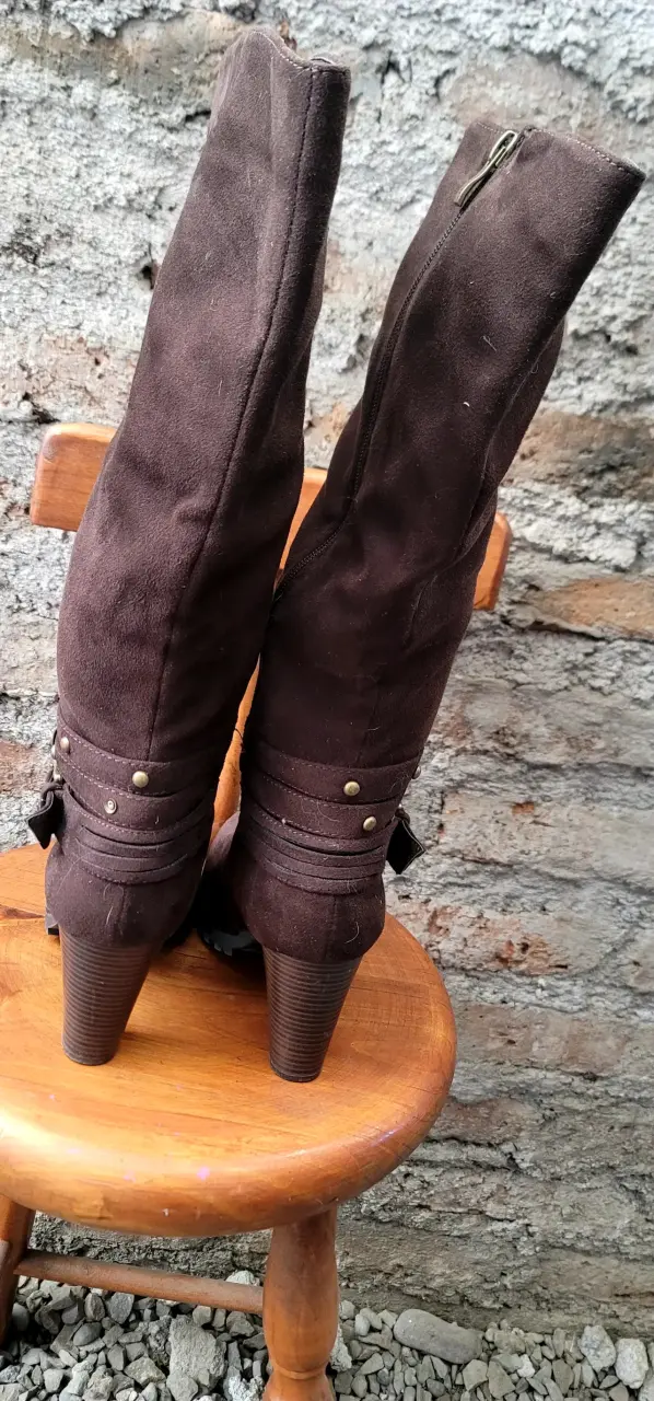 Botas altas de género gamuzado marrón azaleia - 2