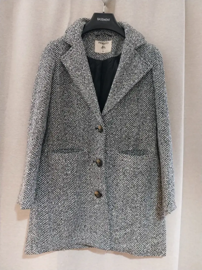 Abrigo gris estilo tweed - 1
