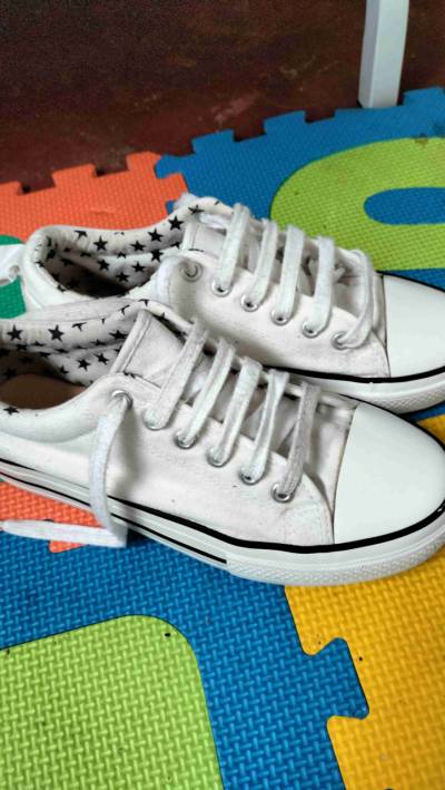 Zapatillas blancas - miniatura 1