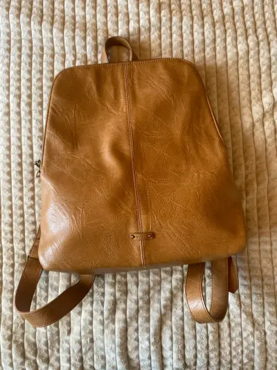 Mochila de cuero color camel - miniatura 1