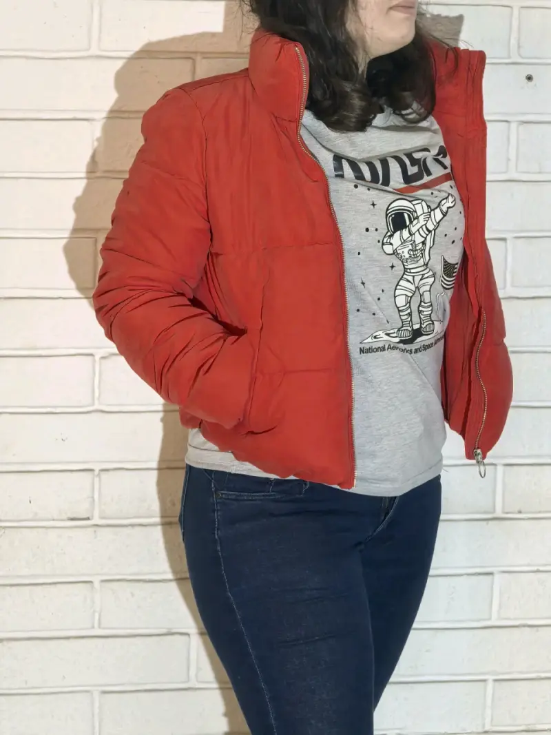 Chaqueta deportiva negra y gris - 3