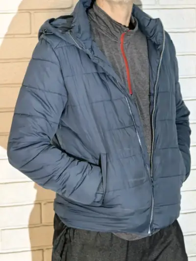 Chaqueta deportiva negra y gris - miniatura 4