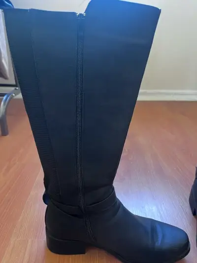 Botas negras de cuero - miniatura 4