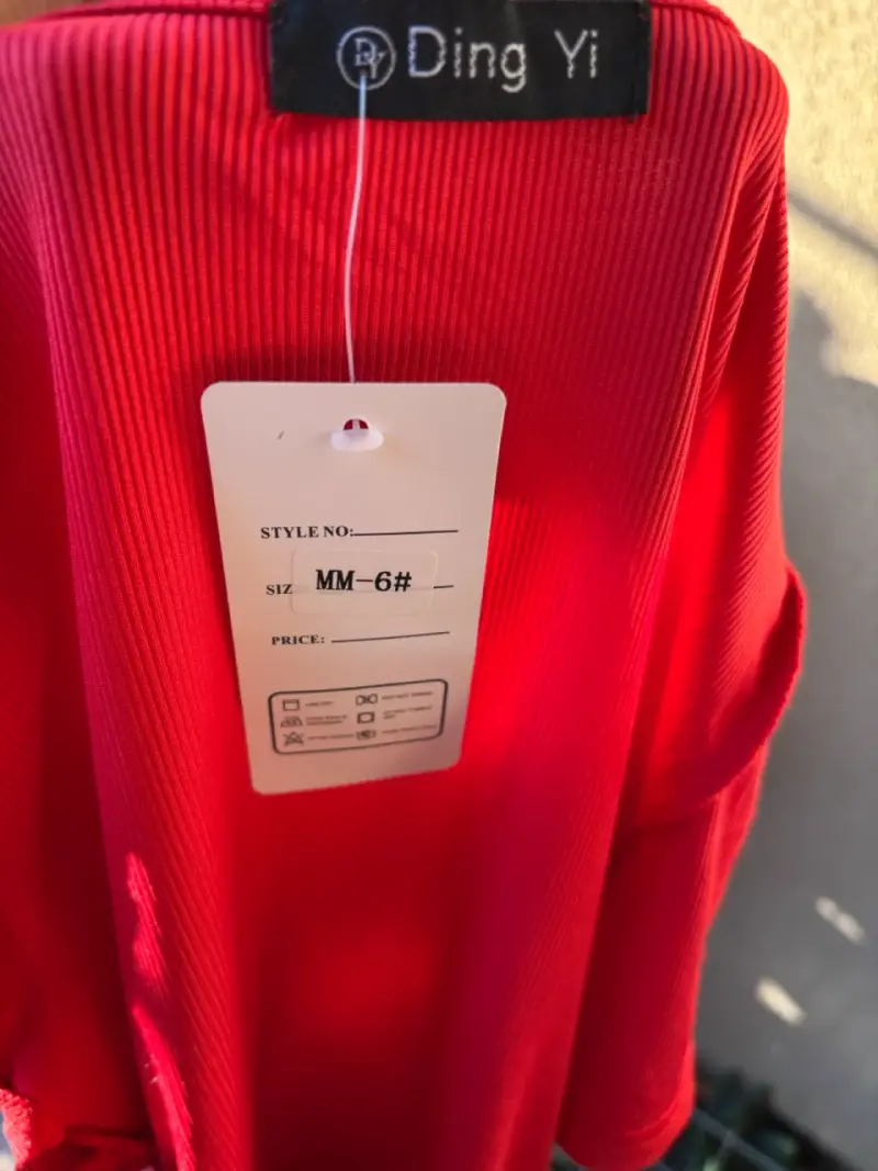 Polera roja *NUEVA* - 6
