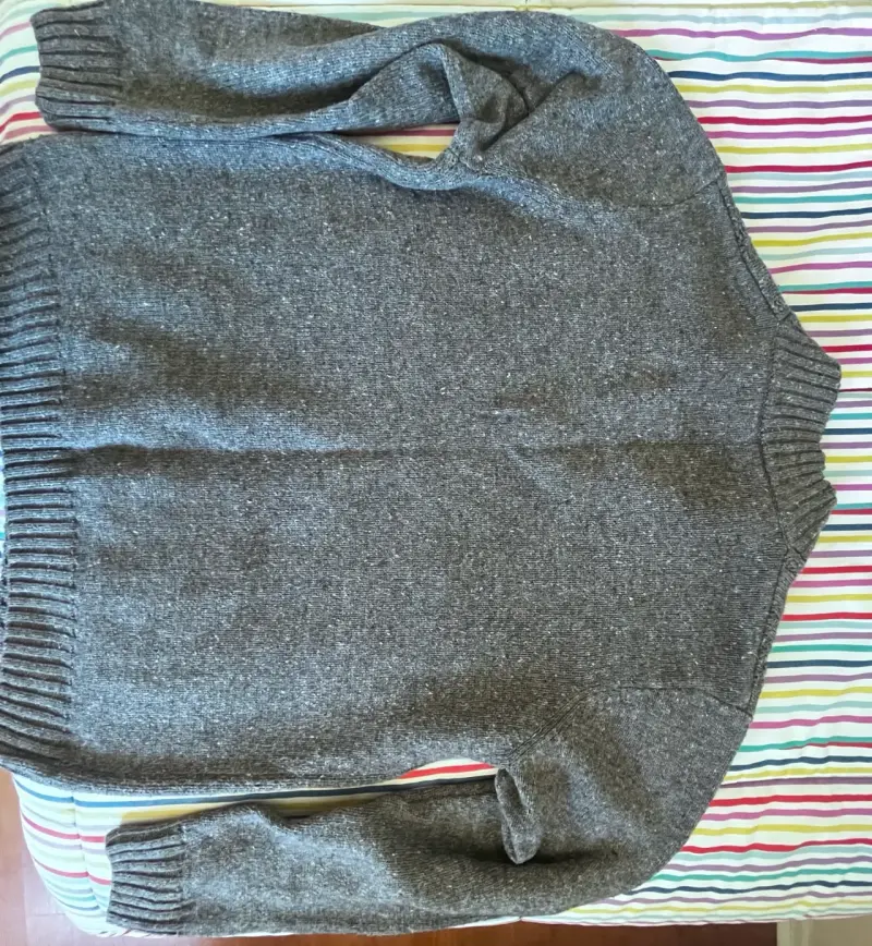 Suéter gris tejido para hombre - 3