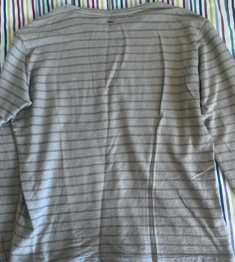 Suéter gris tejido para hombre - 4