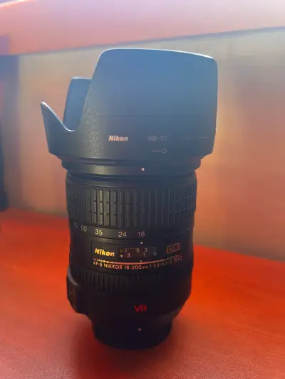 Nikon afs 18-200 VR 3.5/5.6 + parasol - miniatura 1