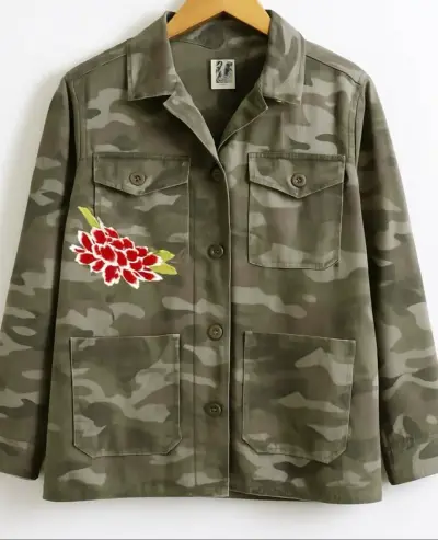 Chaqueta militar con bordado floral - miniatura 1