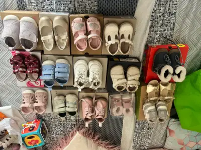 Lote de 15 pares de zapatos para niña - miniatura 2
