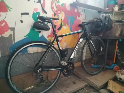 Bicicleta de ruta XDS con casco - miniatura 4