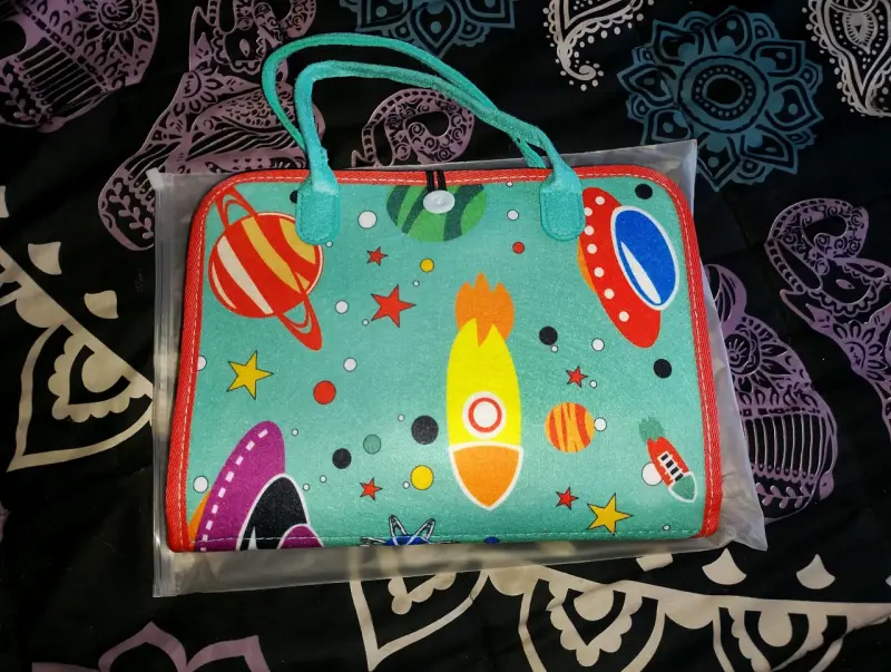 Estuche de arte infantil espacial - 1