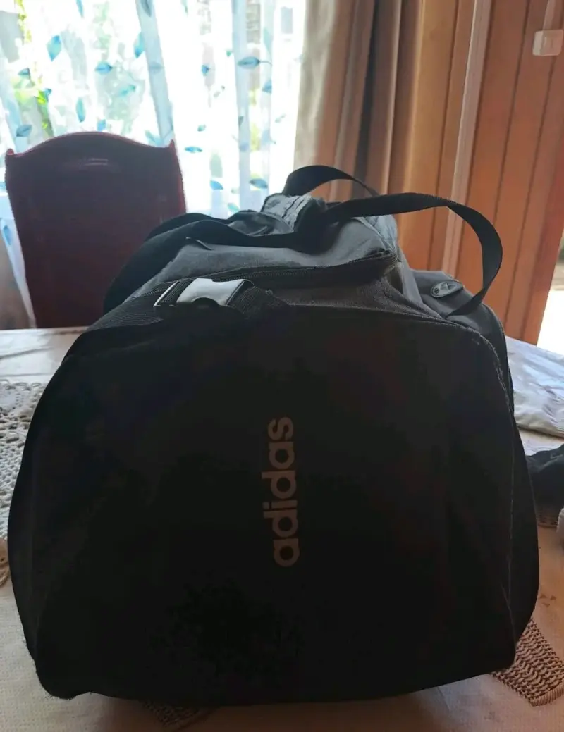 Bolso deportivo Adidas negro - 2