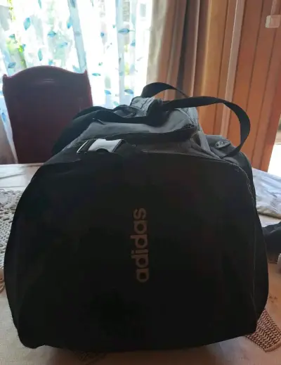 Bolso deportivo Adidas negro - miniatura 2