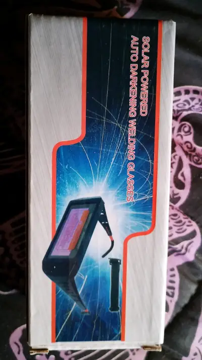Máscara de soldar con oscurecimiento automático - miniatura 2
