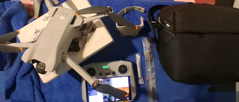 Drone DJI Mini 3 con control - 2