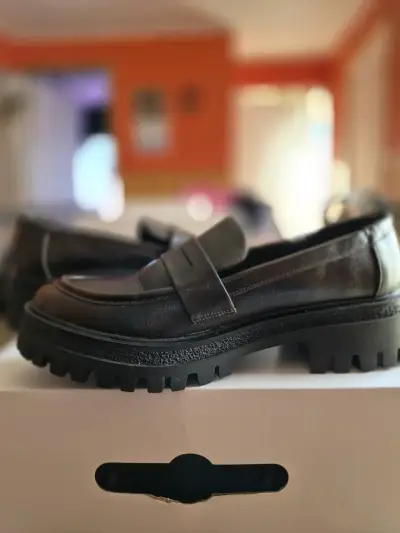 Zapatos mocasines café. - miniatura 1