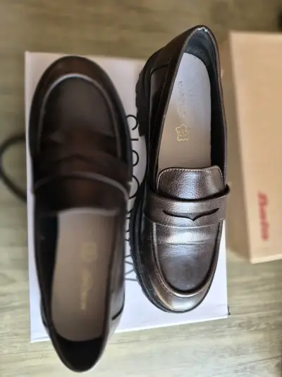 Zapatos mocasines café. - miniatura 3