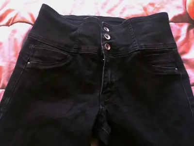 Jeans negros de tiro alto - miniatura 1