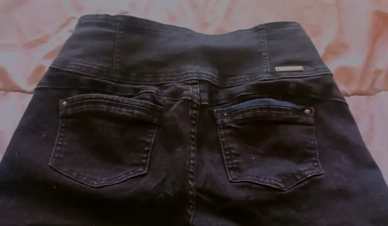 Jeans negros de tiro alto - 3