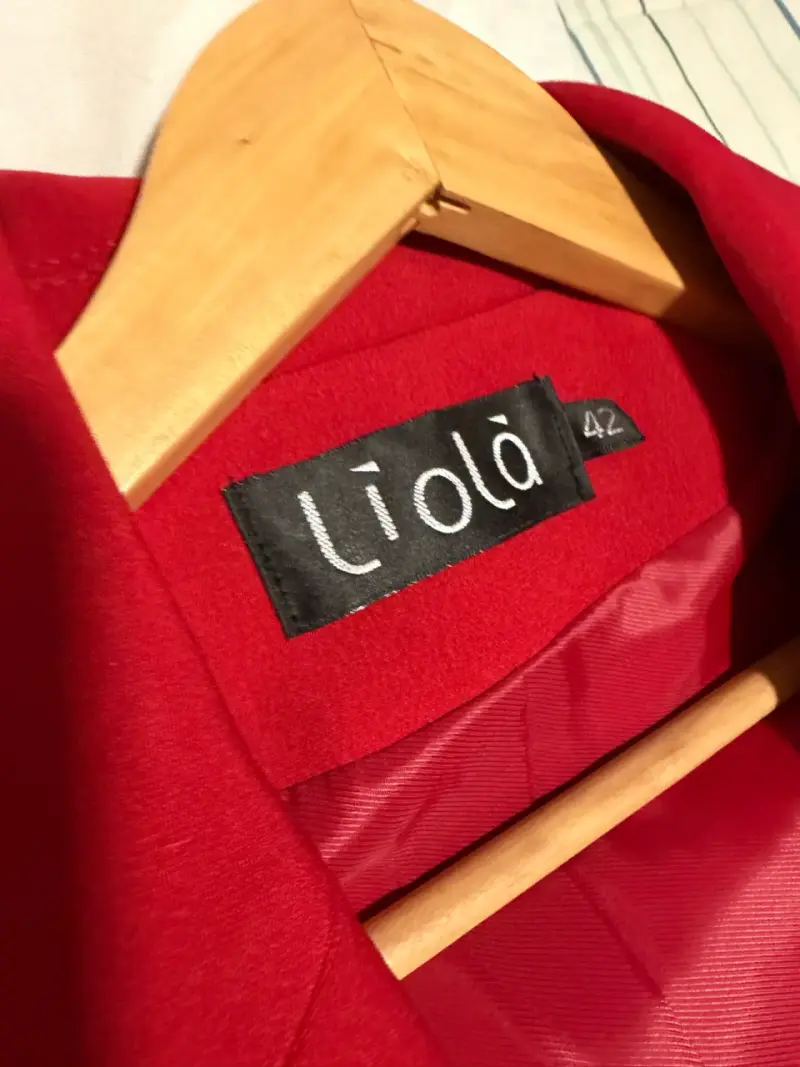 Blazer rojo elegante - 4