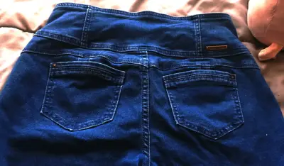 Jeans azul talle alto - miniatura 3