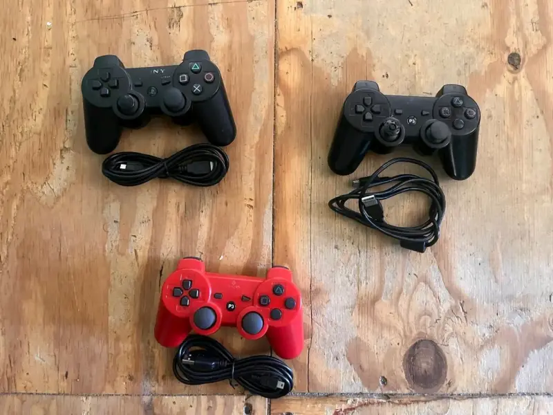 PLAY STATION3, CONTROLES, CABLES Y JUEGOS - 4