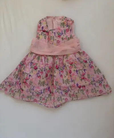 Vestido floral de bebé con bolero - miniatura 3