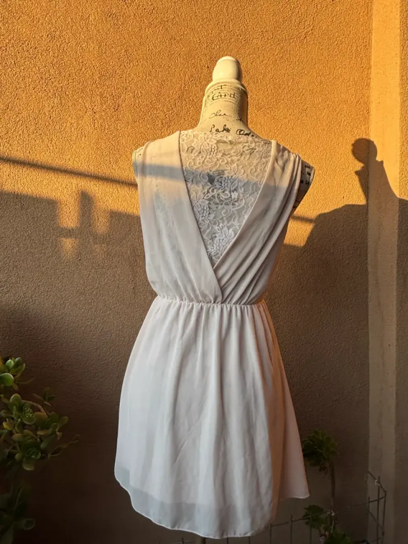 Vestido rosado pastel sin mangas - 4