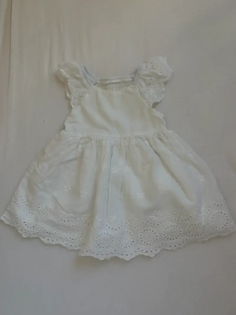 Vestido blanco bordado infantil