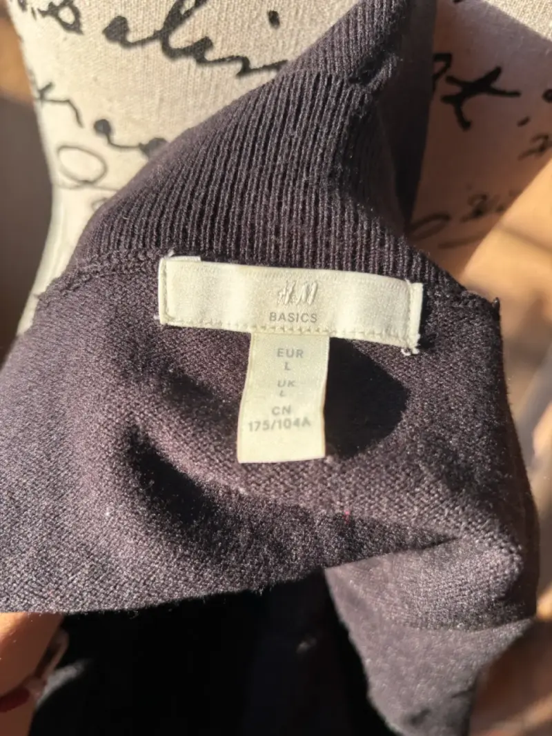 Polera negra de cuello alto HYM TALLA L - 4