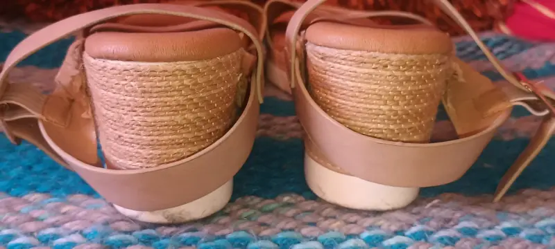 Sandalias beige en oferta - 2