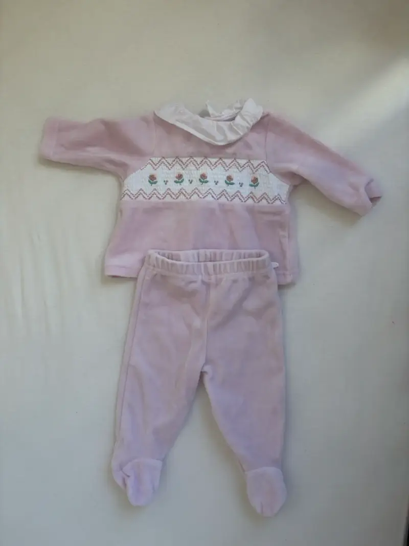 Conjunto bebé rosado con bordado