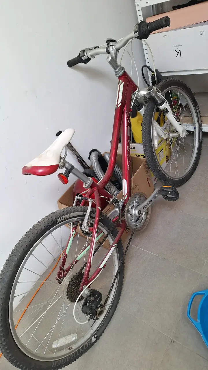 Bicicleta montaña roja - 1