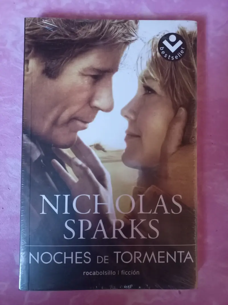 Libro 'Noches de Tormenta' Nicholas Sparks - 1
