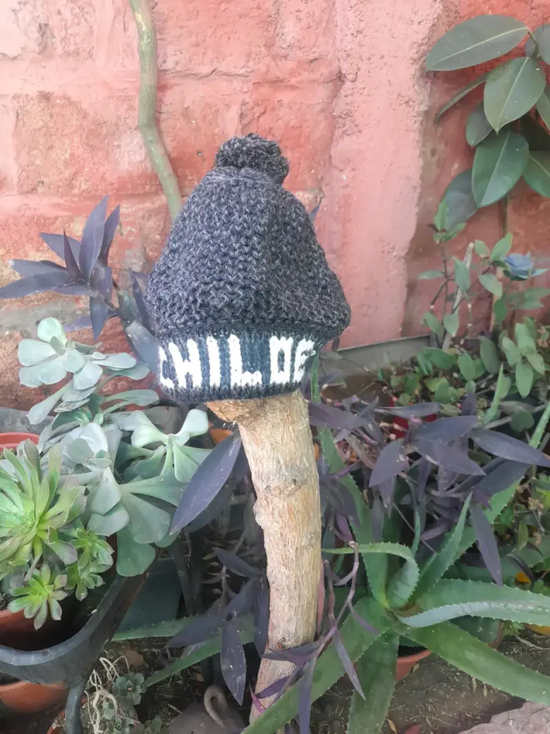 Gorro de lana tejido gris