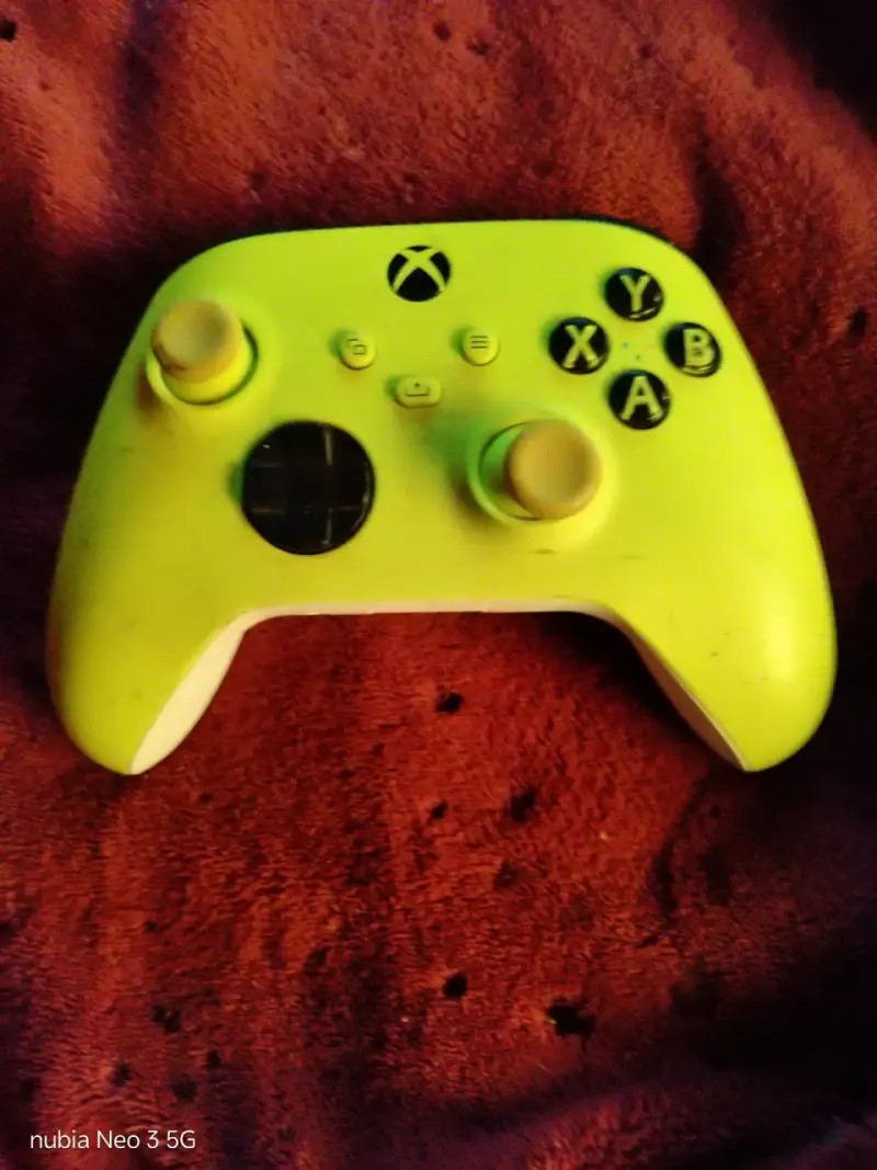 Control Xbox amarillo - 1