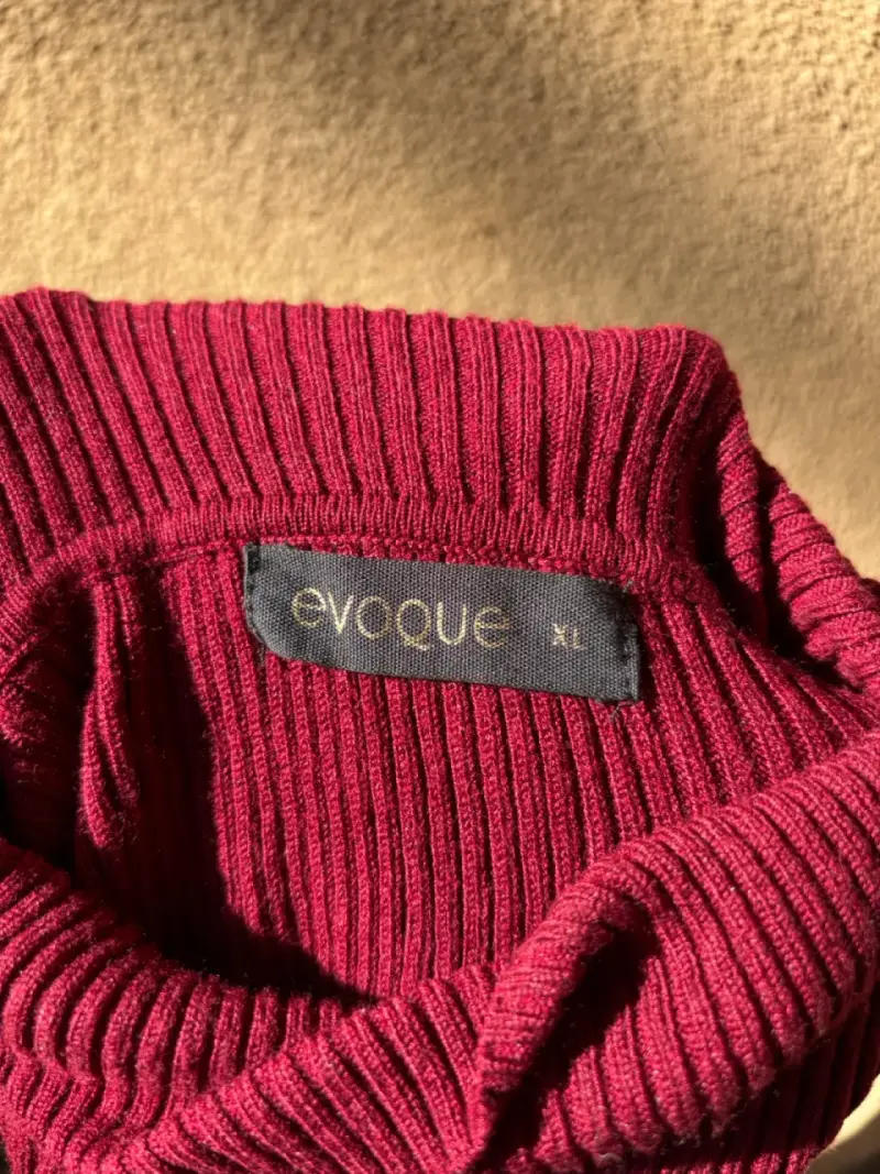 Sweater cuello alto burdeos - 6